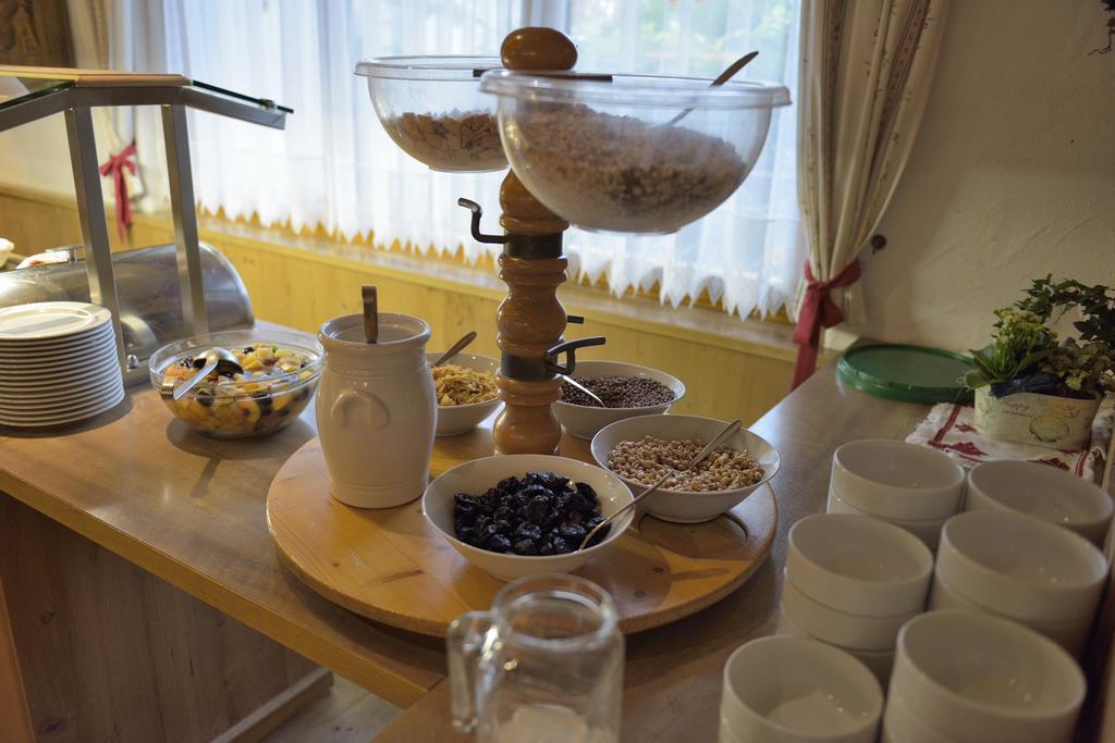 Hotel Traube سانكت غالنكرش المظهر الخارجي الصورة
